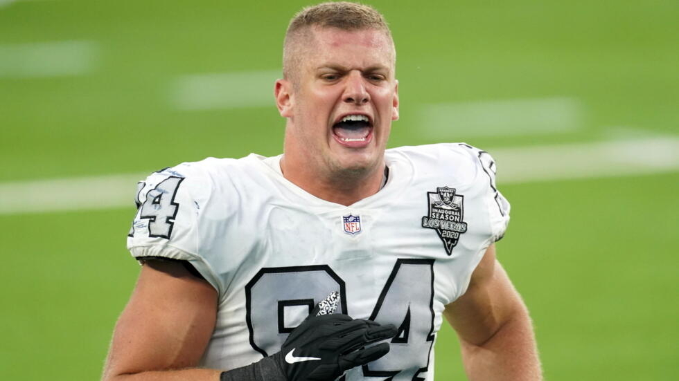 Does Carl Nassib have a partner? Has he spoken about his relationship history? 1 nassib 6 21