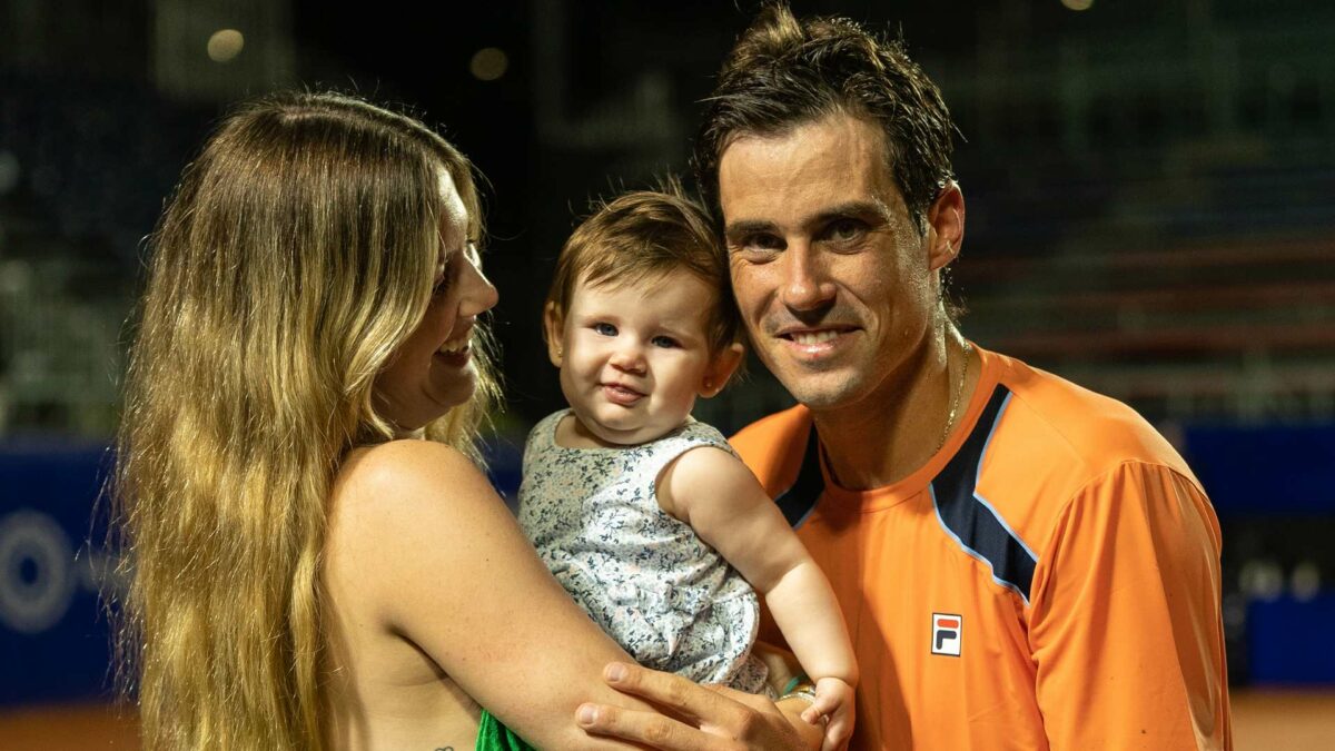 Guido Pella 2023 – Net Worth, Salary, Personal Life and Endorsements 3 Guido Pella with wife and child