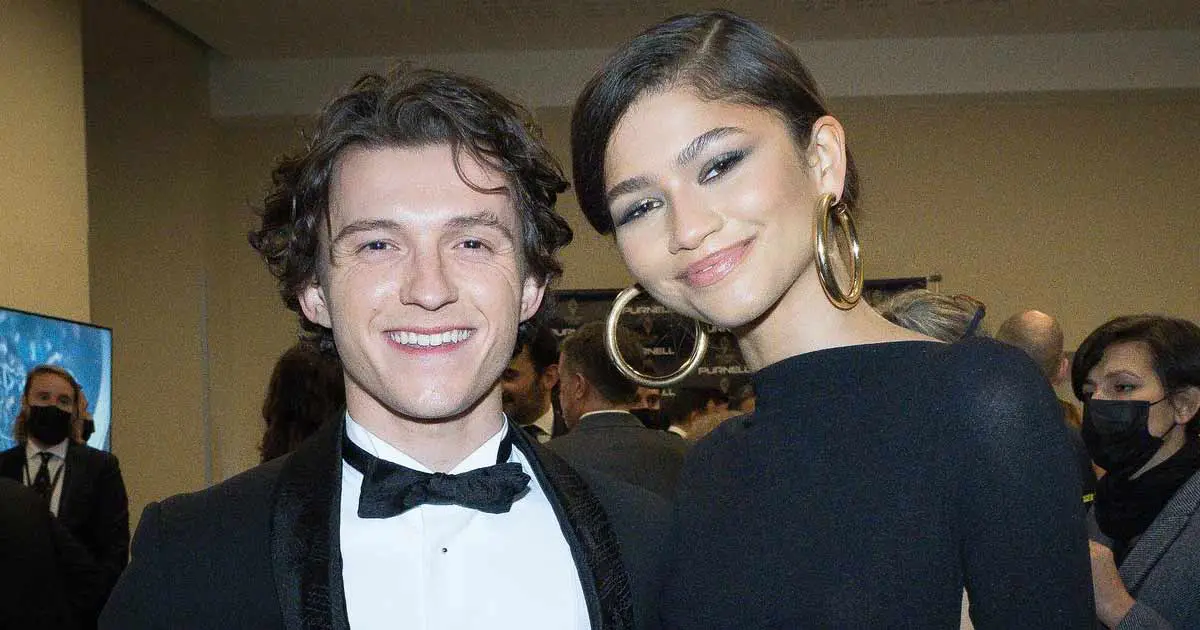 rumours are rife that tom holland is engaged to zendaya 01