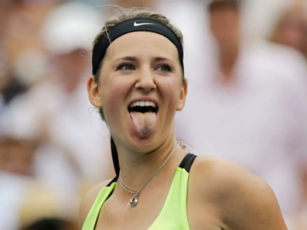 victoria azarenka gets vaccinated and responds to a hater